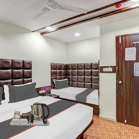 Hotel Collection O Laxmi Kuber Utrān Exteriér fotografie