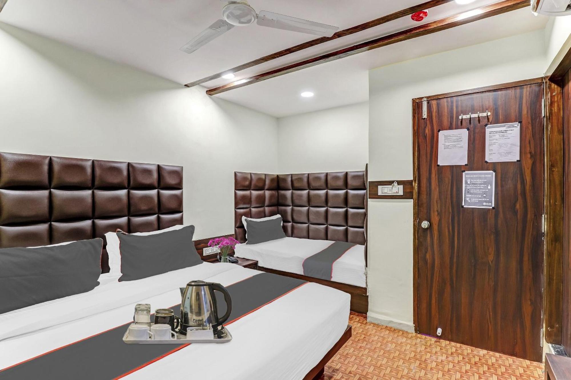Hotel Collection O Laxmi Kuber Utrān Exteriér fotografie